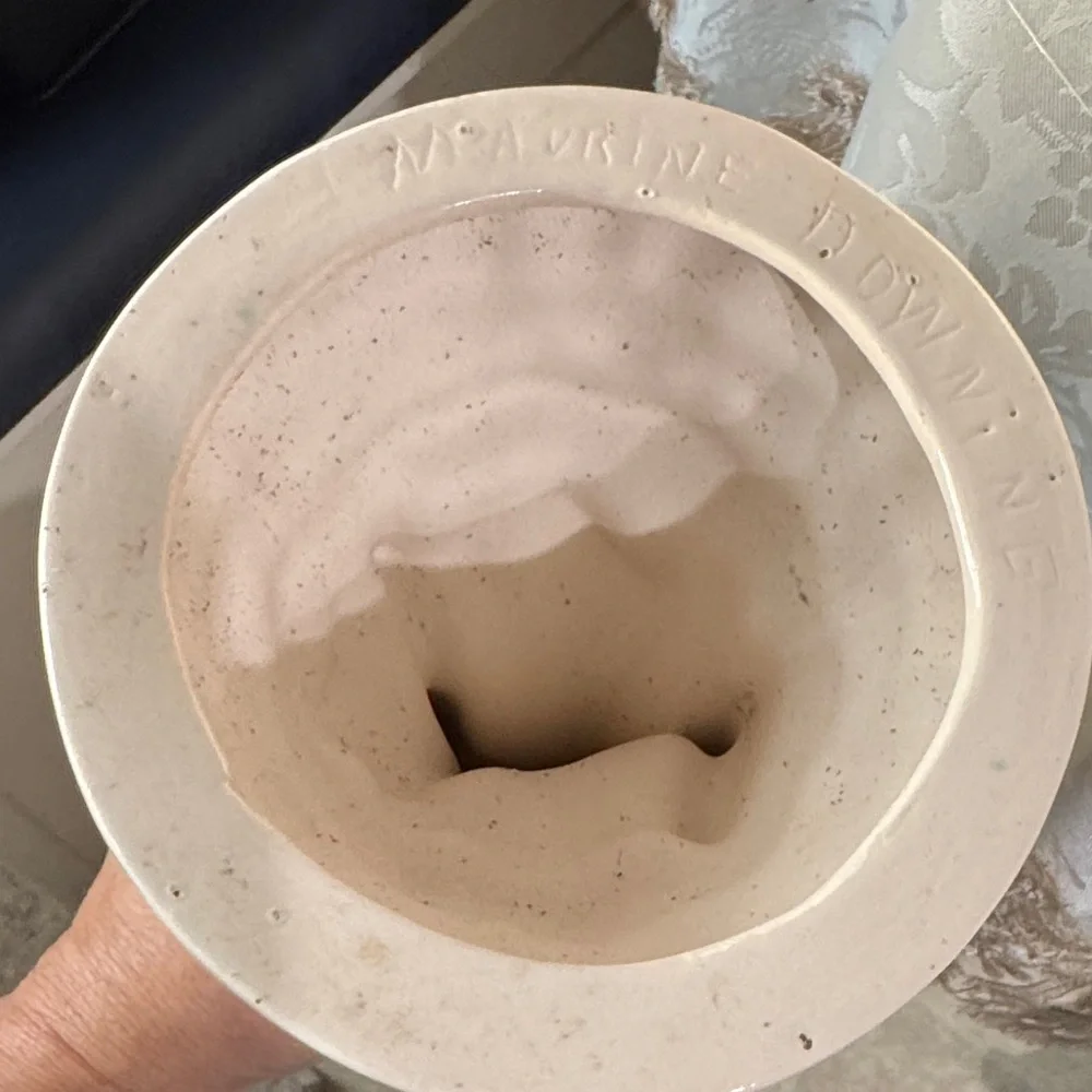 Vintage white ceramic or porcelain Asian female figurine by Maurine Downing - Picture 9 of 12